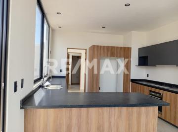 Casa · 320m² · 3 Recámaras · 3 Estacionamientos · Casa en Venta en Lomas del Campanario Norte, Querétaro