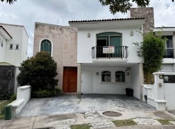 Casa de 3 habitaciones, Tlajomulco de Zúñiga · Casa en Venta Bosques de Santa Anita. Coto 4
