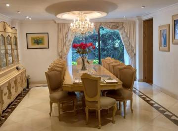 Casa · 412m² · 3 Recámaras · 2 Estacionamientos · Casa en Venta con Seguridad Tecamachalco
