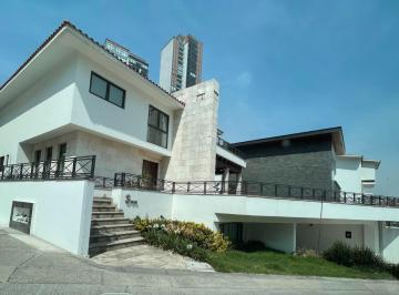 Casa · 462m² · 3 Recámaras · 4 Estacionamientos · Casa Nueva en Venta Bosque Real