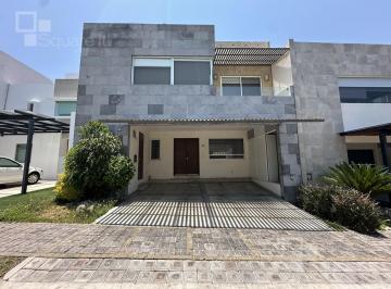 Casa · 250m² · 4 Recámaras · 2 Estacionamientos · Casa en Venta Parque Castellana