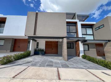 Casa de 3 habitaciones, Querétaro · Casa Nueva en Privada con Alberca en Fray Junípero Serra