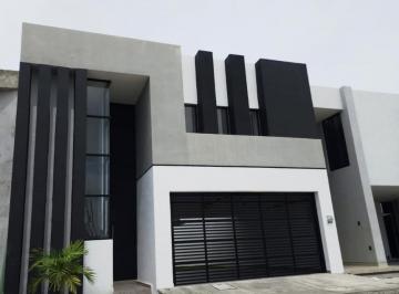 Casa · 230m² · 3 Recámaras · 2 Estacionamientos · Casa en Venta en Lomas del Dorado