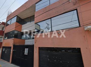 Edificio · 10 Estacionamientos · Edificio de Oficinas y Locales Comerciales en Venta Cerca de Plaza Puerta La Victoria, Querétaro - (