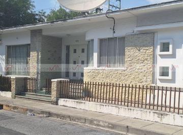 Casa uso de suelo · 1102m² · 12 Recámaras · 5 Estacionamientos · Casa con Uso de Suelo en Venta en Centro de Monterrey