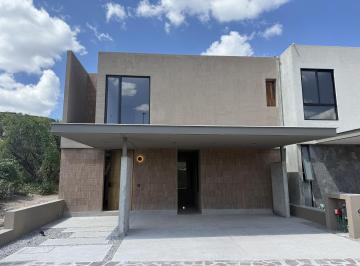 Casa · 234m² · 4 Recámaras · 2 Estacionamientos - Enlace Bienes Raices · Casa Pia - Altozano Queretaro