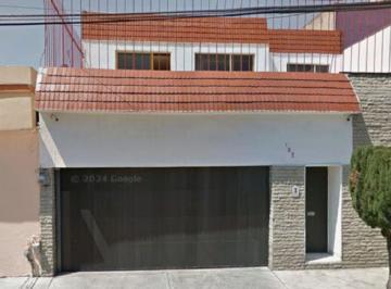 Casa de 4 habitaciones, Toluca · Casa en Toluca Colonia Americas, con 4 Recamaras, Patio, Cerca de Hospitales y Centros Comerciales