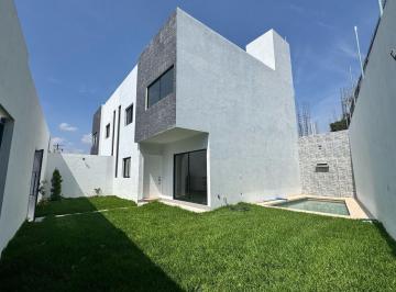 Casa · 165m² · 3 Recámaras · 2 Estacionamientos · Casa Sola Nueva en Venta con Alberca y Jardin en Lomas Trujillo, Emiliano Zapata Morelos