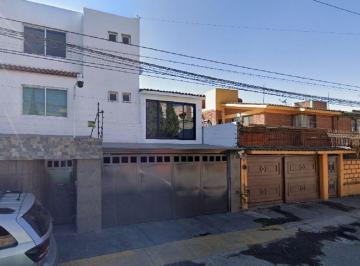 Casa de 4 habitaciones, Toluca · Casa en Toluca, Las Torres, Cerca de Centros Comerciales, Parque, Escuelas y Vias Rapidas.