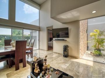 Casa · 244m² · 3 Recámaras · 2 Estacionamientos · Casa en Parque Guanajuato, Lomas de Angelopolis 3, Puebla