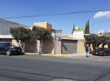 Oficina · 220m² · 8 Estacionamientos · Oficina en Renta en Calesa, Queretaro