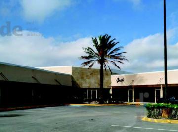 Local comercial · 300m² · Local - Renta - Plaza Los Naranjos