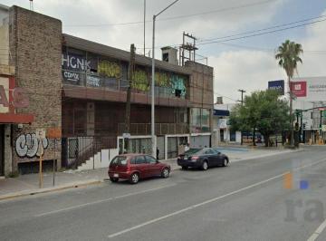 Local comercial · 2300m² · 30 Estacionamientos · Local en Renta Pino Suarez 525 Entre Tapia E Isaac Garza