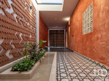 Casa · 164m² · 3 Recámaras · Casa Remodelada Estilo Mexicano Contemporáneo en Santiago, Mérida