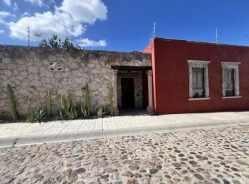 Casa · 320m² · 2 Recámaras · 2 Estacionamientos · Casa de Una Planta Venta o Renta San Miguel de Allende