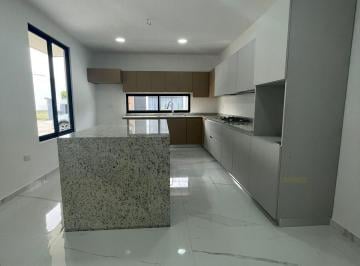 Casa · 341m² · 2 Estacionamientos · Casa Nueva en Venta Residencial Villa Brisa
