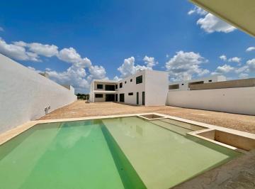 Casa · 1043m² · 4 Recámaras · 6 Estacionamientos · Casa en Venta en Dzitya con 1052 m² de Terreno