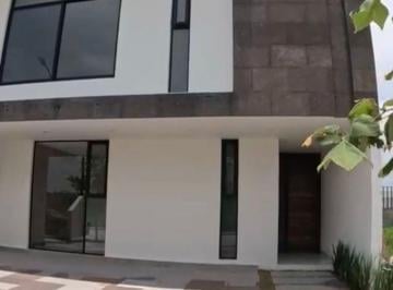 Casa de 4 habitaciones, León · Venta de Casa en Rinconada de Santa Fe 2