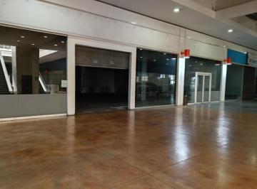 Local comercial · 464m² · 2 Estacionamientos · Local en Centro Comercial en Renta en San Andrés Atenco Tlalnepantla de Baz México.
