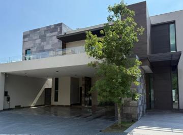 Casa de 5 habitaciones, Monterrey · Casa en Venta en Monterrey Zona Carretera Nacional Sierra Alta 9 Sector