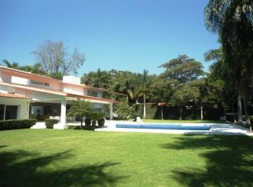 Casa de 4 habitaciones, Cuernavaca · Casa con 3000 m² de Superficie de Terreno, 4 Recámaras en Venta en Palmira, Cuernavaca