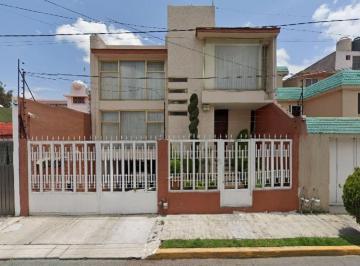 Casa de 4 habitaciones, Toluca · Casa en Toluca, Colonia Valle Don Camilo, con 4 Recamaras