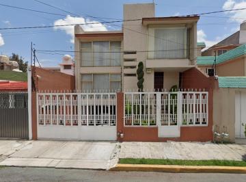 Casa de 4 habitaciones, Toluca · Casa en Toluca, Valle Don Camilo, Cerca de Parque, Terminal de Autobus, Plazas, Escuela, Parque.