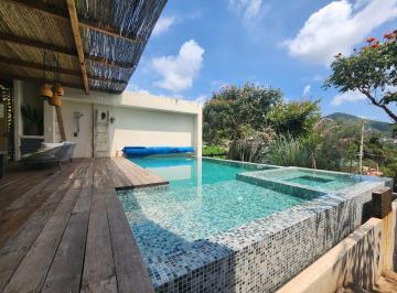 Casa de 3 habitaciones, Ixtapan de la Sal · Casa La Cumbre Diseño Arquitectónico, Amueblada con Alberca, Jacuzzi, Chapoteadero y Amplio Jardín.