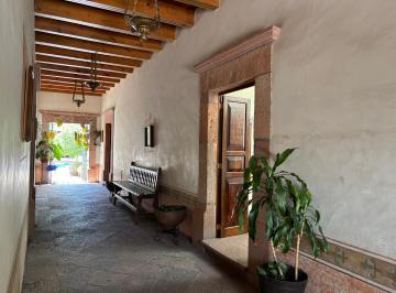 Casa · 634m² · 4 Recámaras · 3 Estacionamientos · Casa en El Centro de Queretaro en Venta - (4)