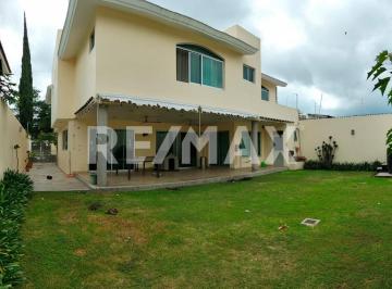 Casa · 366m² · 4 Recámaras · 3 Estacionamientos · Casa en Venta en Jardines de Santa Anita - (4)