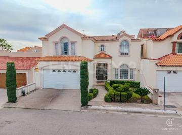 Casa · 337m² · 4 Recámaras · 4 Estacionamientos · Casa en Venta en Fraccionamiento Haciendas del Valle en Chihuahua, Chih.