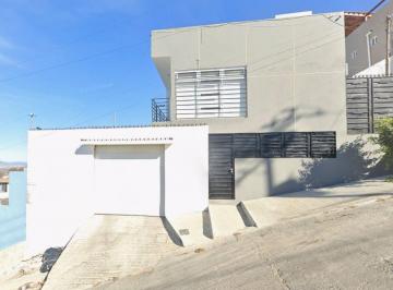 Casa · 170m² · 3 Recámaras · 4 Estacionamientos - HOGAR INMOBILIARIA · Solo Contado! Col. Progreso (La Cima o Francisco Villa) Tijuana.
