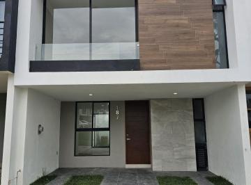 Casa de 3 habitaciones, Zapopan · Casa en Venta en Valle Imperial