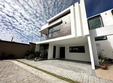 Casa · 351m² · 4 Recámaras · 2 Estacionamientos · Casa en Venta Parque Nayarit Lomas de Angelópolis Cascatta 2