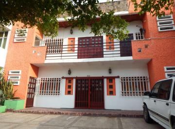 Edificio , Puerto Vallarta · Edificio de 3 Niveles Cerca de Sams Vallarta