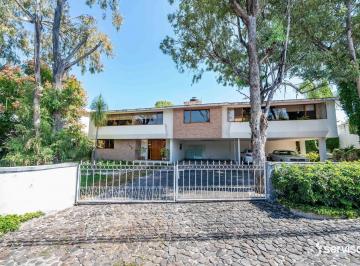 Casa · 776m² · 5 Recámaras · 2 Estacionamientos · Casa en Venta en Paseo Jurica Querétaro