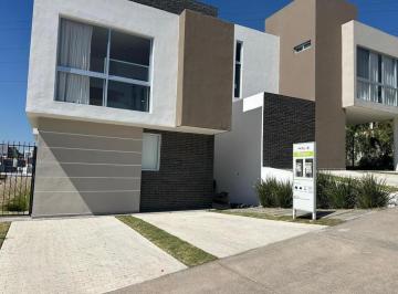 Casa · 200m² · 3 Recámaras · 3 Estacionamientos · Casa en Venta en Las Cañadas en Zapopan