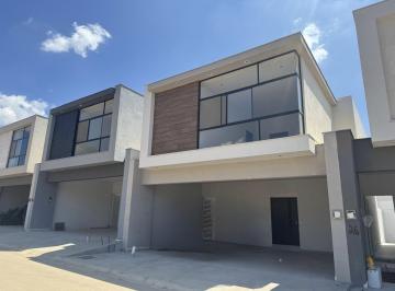 Casa · 210m² · 3 Recámaras · 2 Estacionamientos · Casa en Venta en Los Rodríguez
