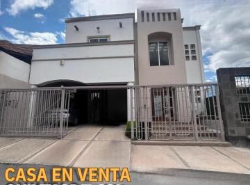 Casa de 4 habitaciones, Chihuahua · Casa Remodelada en Quintas del Sol con Recamara en Planta Baja