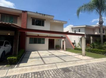 Casa de 3 habitaciones, Zapopan · Casa en Venta en Fracc. Campestre Los Pinos en Zapopan