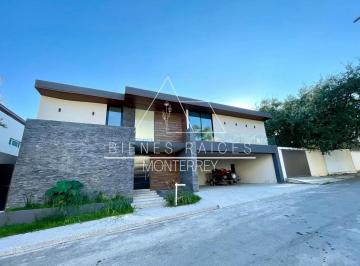 Casa · 450m² · 4 Recámaras · Casa en Venta en Valle Alto