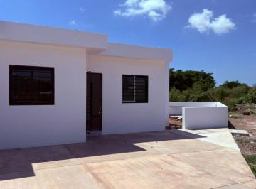 Casa de 2 habitaciones, Mazatlán · Casa de 2 Recámaras y 154 m² Terreno en Venta, Costa Dorada