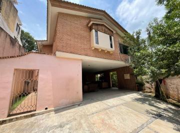Casa · 490m² · 4 Recámaras · 4 Estacionamientos · Hermosa Residencia en Colonial de La Sierra, San Pedro Garza García, N. L.
