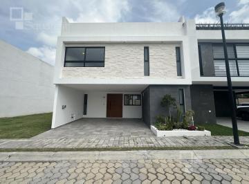 Casa · 351m² · 4 Recámaras · Casa en Venta Parque Nayarit Lomas de Angelópolis Cascatta 2
