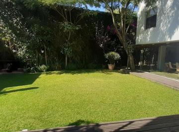 Casa · 820m² · 4 Recámaras · 5 Estacionamientos · Exclusiva Residencia en Venta en Jardines del Pedregal - Álvaro Obregón, Cdmx
