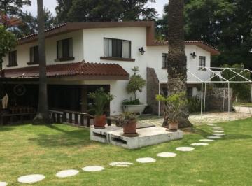 Casa · 300m² · 6 Recámaras · 6 Estacionamientos · Renta en León: Propiedad Única con Potencial Comercial y Familiar