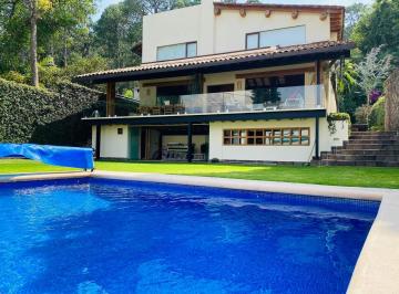 Casa · 400m² · 4 Recámaras · Acogedora Casa en Venta en Una Excelente Zona de Avándaro
