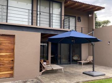 Casa · 400m² · 2 Recámaras · 2 Estacionamientos · Casa de Campo en Venta