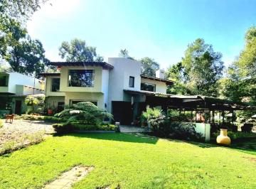 Casa · 700m² · 11 Recámaras · 5 Estacionamientos · Casa con Vista Al Campo de Golf