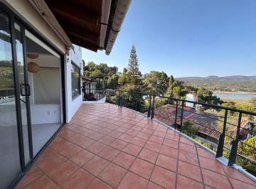 Casa en condominio · 175m² · 3 Recámaras · 2 Estacionamientos · Casa en Condominio con Vista Al Lago y Alberca